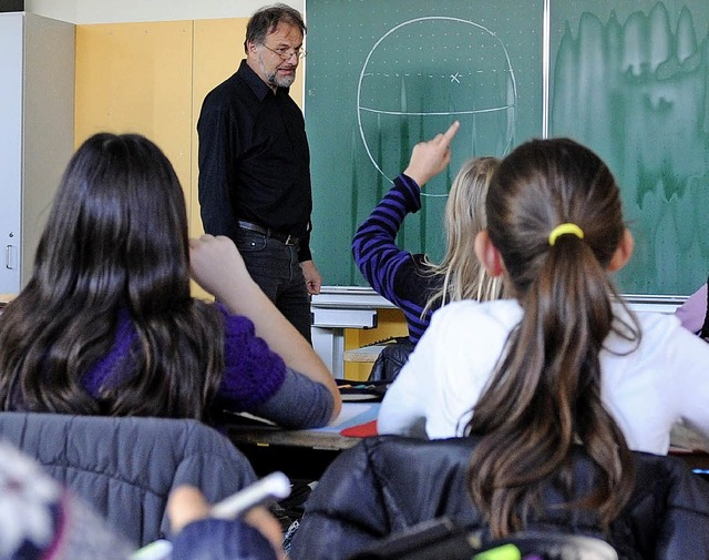 Lehrer wnschen konkrete Unterrichtshilfen bei Fortbildungen.   | Foto: dpa