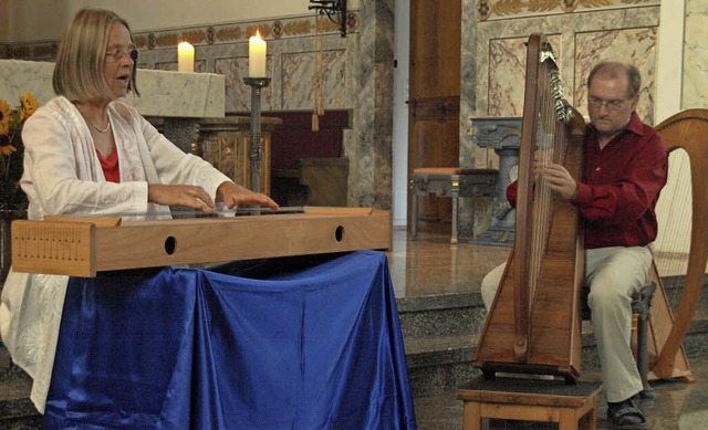 Musik des Augenblicks mit Stimme und H...ph Pampuch in der Kirche in Niederwihl  | Foto: Karin Stckl-Steinebrunner