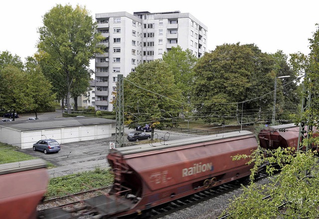 Schallschutzfenster und Lfter sollen das Leben an der Bahnlinie verbessern.  | Foto: CHRISTOPH BREITHAUPT