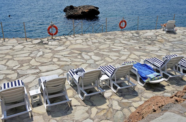 Viele Liegesthle in der Trkei bleibe...enregionen wie   Antalya <ppp> </ppp>   | Foto: dpa