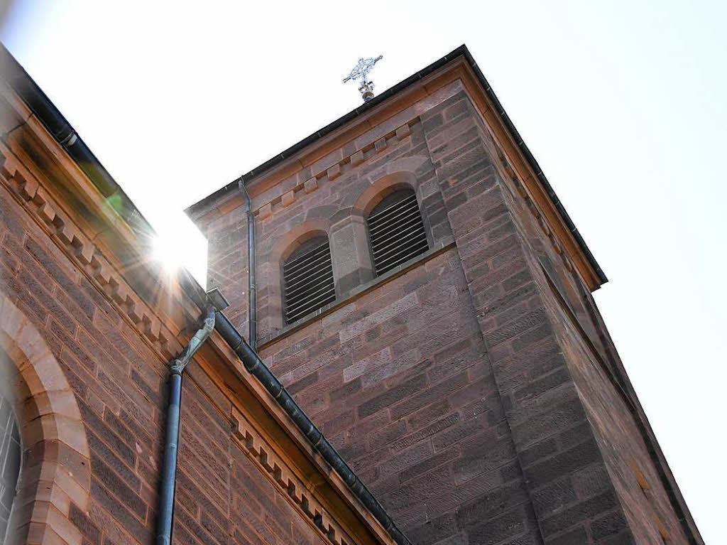 Die katholische Josefskirche wurde erst vor etwas mehr als 100 Jahren errichtet. Das Besondere: Sie wurde zuvor in Emmendingen abgebaut und Stein fr Stein nach Denzlingen versetzt.