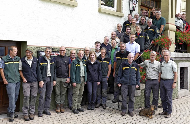 An die 40 Forstleute trafen sich in Bo...des Landesbetriebs ForstBW zu bringen.  | Foto: Stefan Limberger-Andris
