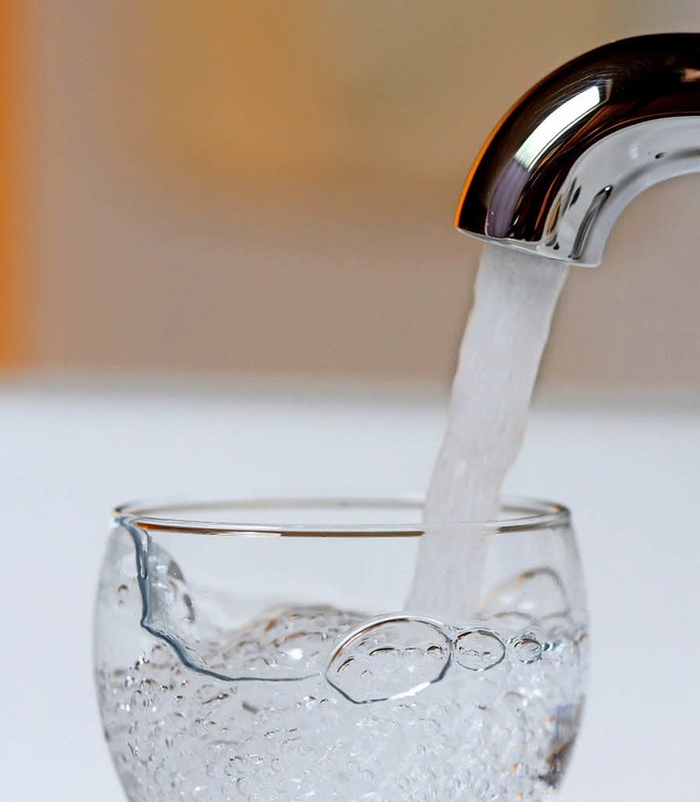 Ein ziemlich kostbares Gut: Trinkwasser  | Foto: DPA