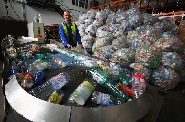 Besser auf Plastikflaschen verzichten. Machen nur Mll.   | Foto: dpa
