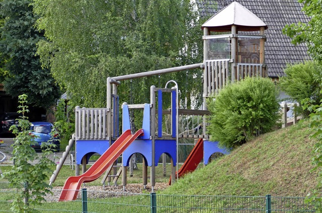 Binzen hat zum Beispiel auch einen Spielplatz mit Turm.  | Foto: Langelott