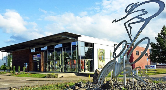 Das Logo vom Kirchzartener Ultra-Bike ...sch fr 200 Jahre Fahrradentwicklung.   | Foto: Gerhard Lck (2), dpa (2)