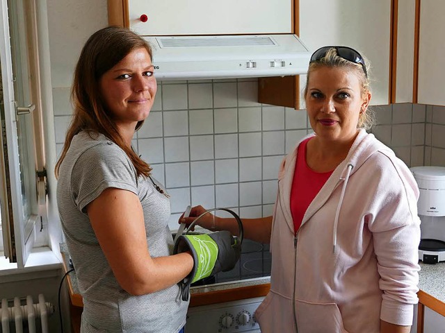 In der Gemeinschaftskche: Sozialbetre...e ein zu Hause auf Zeit gefunden hat.   | Foto: Sabine Ehrentreich