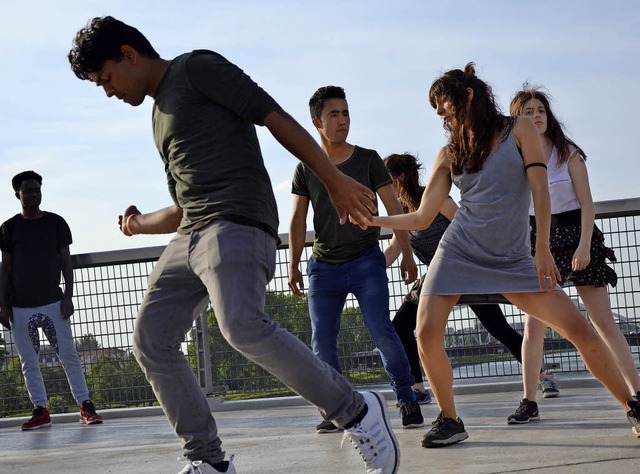 Das Tanzprojekt &#8222;KorresponDanSe&...; bei einer Auffhrung in Kehl im Mai   | Foto: Archivfoto: Kunstschule Offenburg