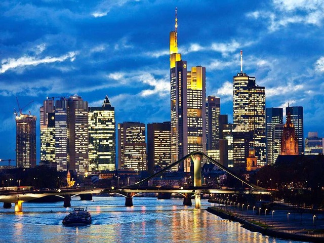 Die Finanzkrise ist vor allem eine Bankenkrise: Skyline von Frankfurt   | Foto: DPA/BZ