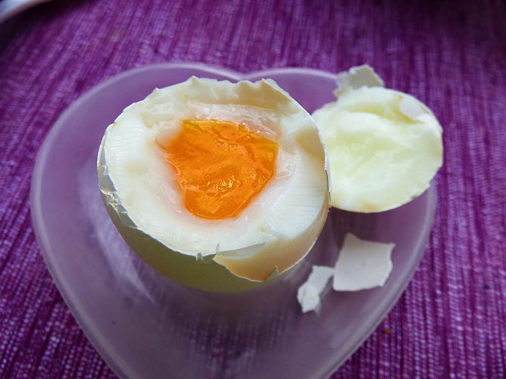 Brigitte Baur: Momentan ist das „Gelbe vom Ei“ auch grad nicht das „Gelbe vom Ei“ … Wir lassen uns das Frhstcksei trotzdem schmecken! Aufgenommen am 6.8.