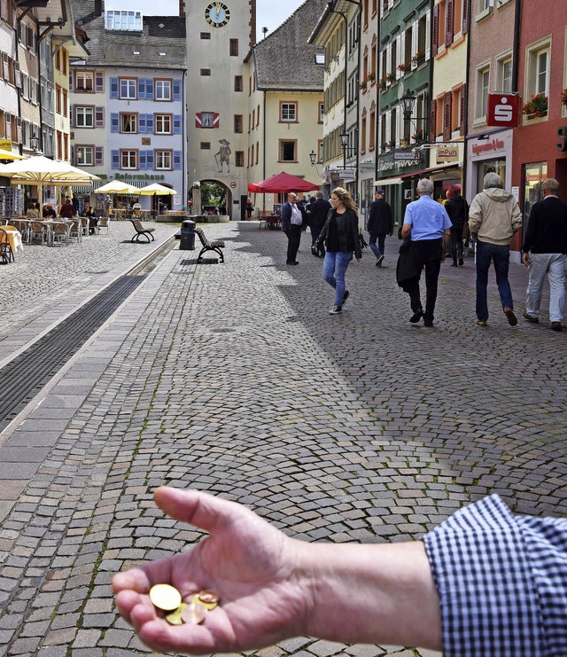 Wenn Passanten sich freigiebig zeigen,...n. Die Polizei rt  zu Zurckhaltung.   | Foto: Uthe Martin