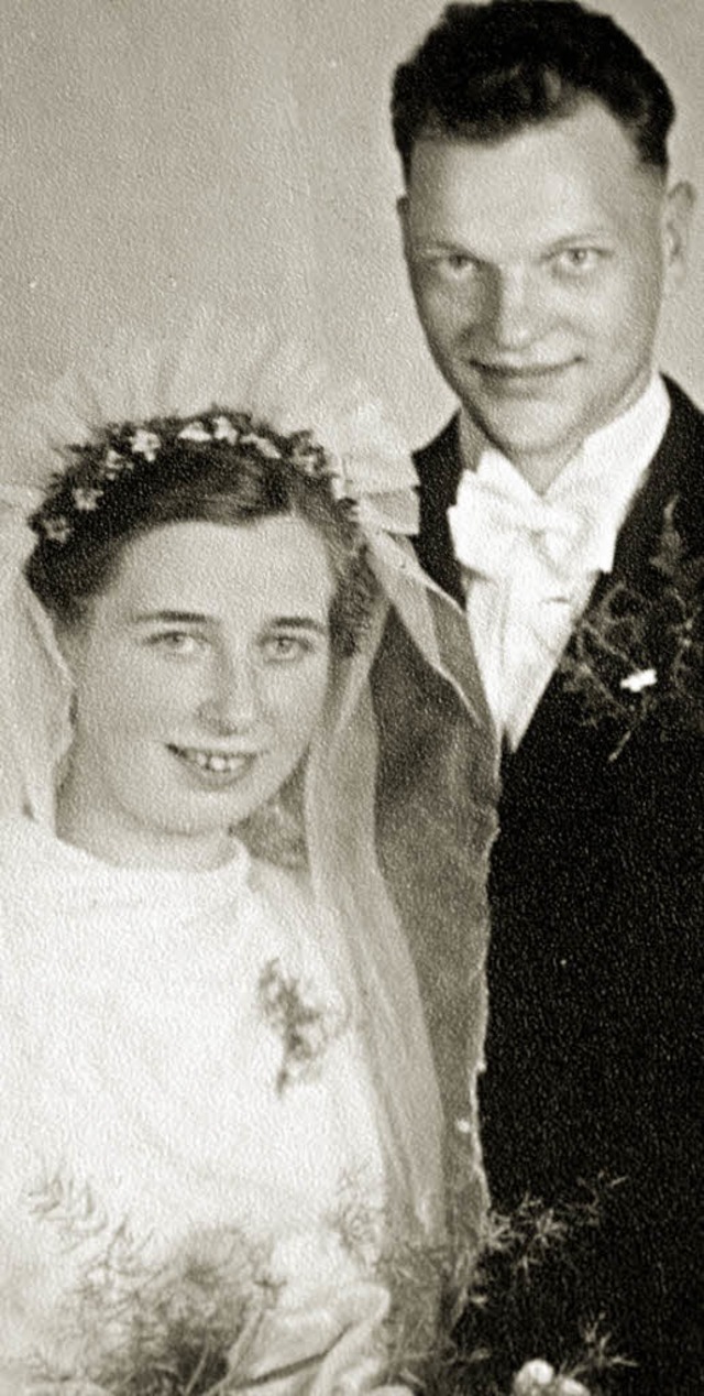 Vor 70 Jahren gaben sich Pfarrer Paul ... Hochzeit  und nun nach 70 Ehejahren.   | Foto: Werner Probst