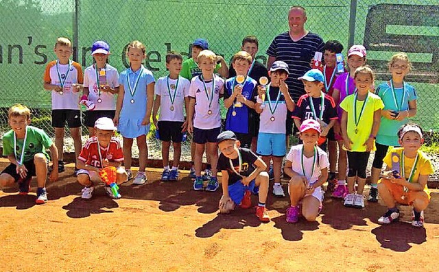 Die Kinder lieferten sich packende Tennisduelle.  | Foto: Privat