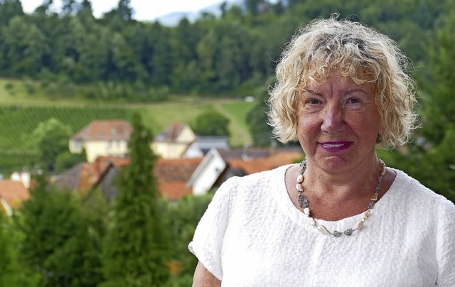 Von ihrem Balkon aus hat Edith Burtens...usblick auf ihr Heimatdorf Diersburg.   | Foto: Frank Leonhardt