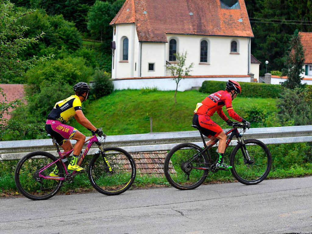 Die fhrenden Mountainbiker in Bonndorf-Boll.