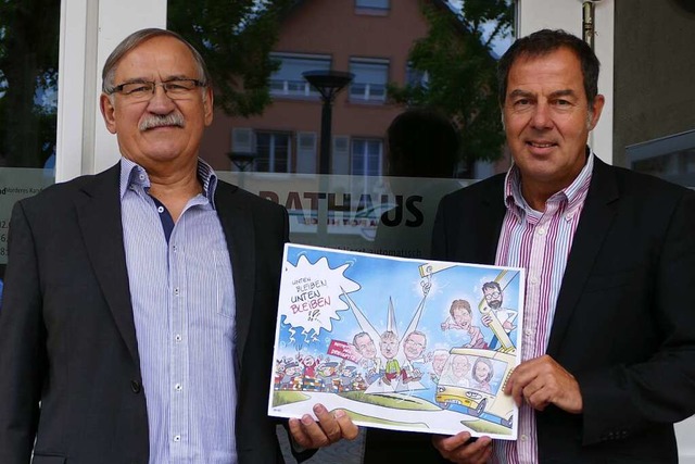 Ulrich May und Andreas Schneucker  (vo...ks) wollen, dass der Dreispitz bleibt.  | Foto: Markus Maier