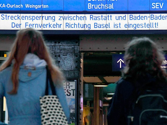 Der Fernverkehr von Sden fhrt mindes...ator auf der Homepage oder in der App.  | Foto: dpa