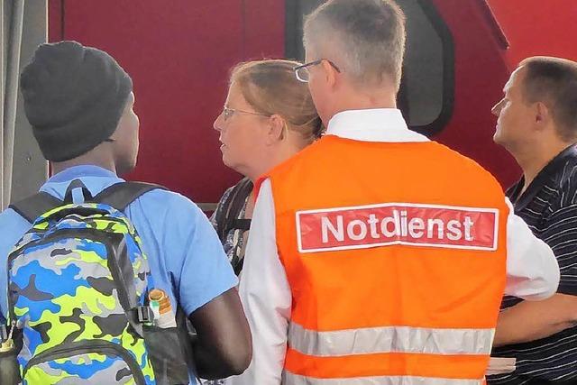 Gestrandet in Offenburg: Wie die Feuerwehr den Reisenden hilft