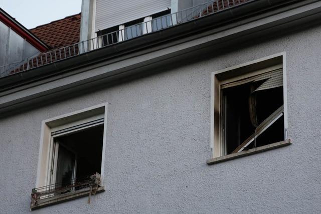 73-Jhrige stirbt bei Brand in Mehrfamilienhaus in Freiburg