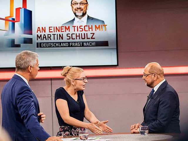 Gibt sich trotz schwacher Umfragewerte...hef Martin Schulz in einer RTL-Sendung  | Foto: dpa