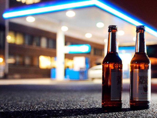 Wohl ab 2018 darf nach 22 Uhr wieder Bier verkauft werden.  | Foto: dpa
