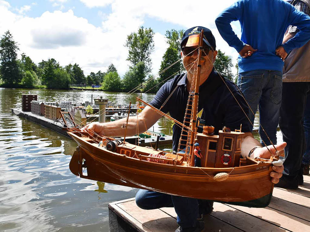 Der Badweiher in St. Peter verwandelt sich whrend des Hocks der Modell-Schiff-Kapitne fr zwei Tage in eine Hafenanlage. Von hier aus starten die (Modell-)Schiffe in See.