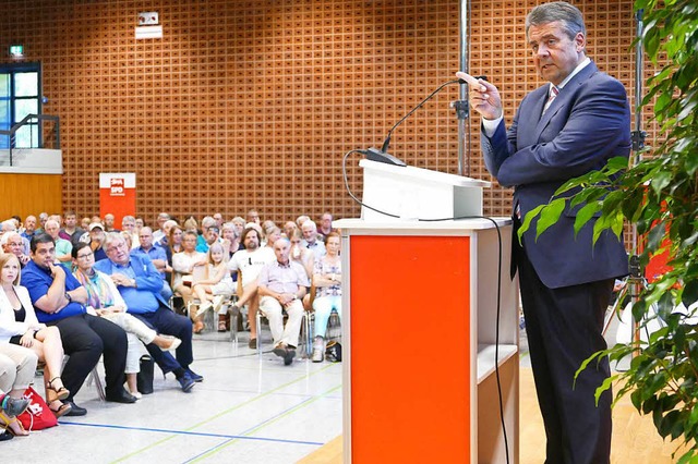 Der Auenminister stellte in Waldshut ...chtung der deutschen Auenpolitik vor.  | Foto: Manuel Fritsch