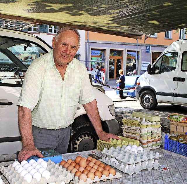 Seit 50 Jahren ist Gerhard Brombacher ...dschaft auf dem Wochenmarkt vertraut.   | Foto: Anja Bertsch