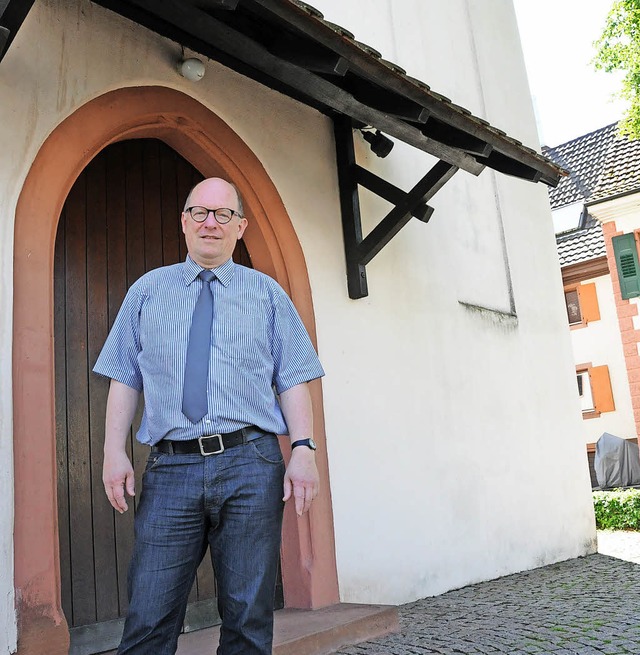 Angekommen:  Pfarrer Jochen Eber hatte...i der Hllsteiner Margarethengemeinde.  | Foto: Robert Bergmann