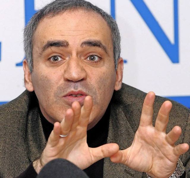 Immerhin ein Remis: Garri Kasparow sch...sich in den USA zu Beginn beachtlich.   | Foto: DPA