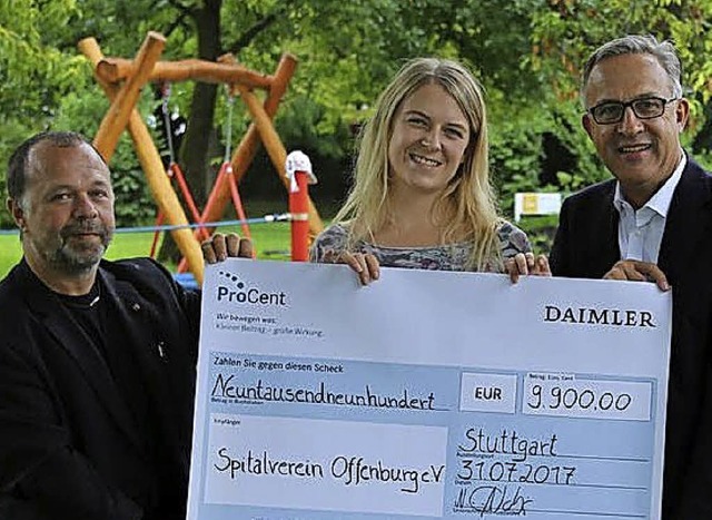 Udo Roth (l.) und Matthias Jurytko (be...er, Schriftfhrerin des Spitalvereins.  | Foto: Ortenauklinikum