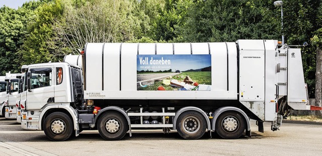 Mit der Fahrzeugkampagne &#8222;Voll d...ksam machen und zum Umdenken anregen.   | Foto: landratsamt