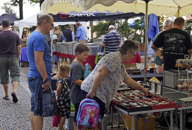 Schlendern, gucken, feilschen: Der Cit...u den sommerlichen Innenstadt-Events.   | Foto: storck