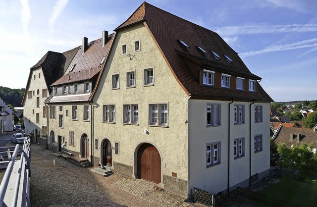 Das Gebude der  ehemaligen Weinhandlung Hogg thront ber Lffingen.   | Foto: Martin Wunderle