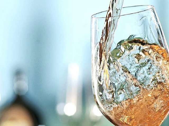 Gut gekhlt schmeckt der Roswein am besten &#8211; erst recht an Sommerabenden.  | Foto: DWI - Deutsches Weininstitut (DWI)