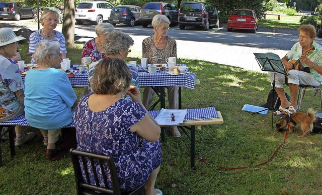 Auch Seniorenveranstaltungen mit intim...rtreff Wiki &#8211; haben ihren Reiz.   | Foto: Frey