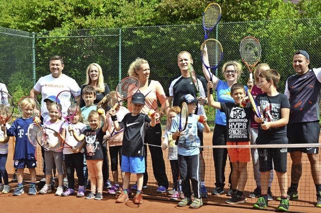 Kleine Tennisspieler