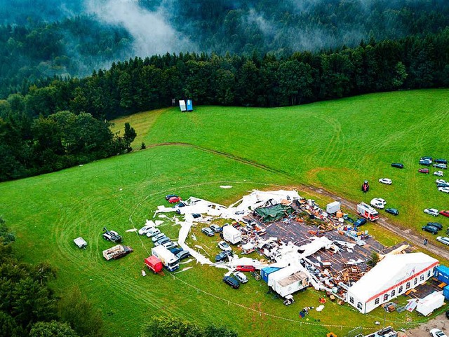 Das Volksfest in St. Johann am Walde endete in einer Tragdie.  | Foto: dpa