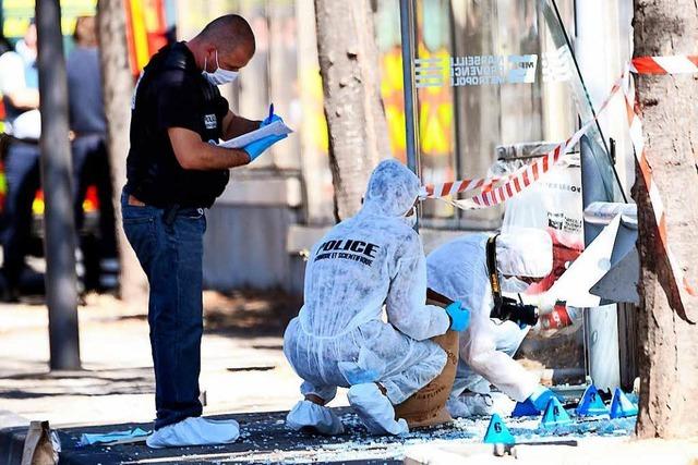 Auto rast in zwei Bushaltestellen in Marseille – Offenbar kein Anschlag