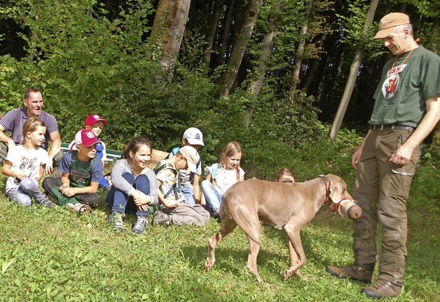 Zu kleinen Jgern  avancierten   Mdch...blick in die Jagdhundeausbildung gab.   | Foto: Petra Wunderle