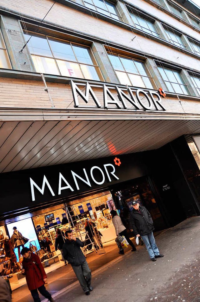Der Warenhauskonzern Manor reagiert mi...au auf das vernderte Konsumverhalten.  | Foto: Daniel Gramespacher