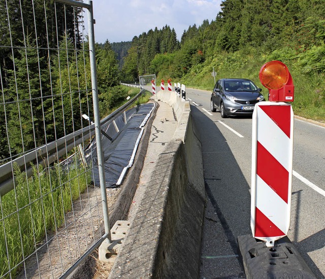 Dieser Hangrutsch an der L 170 zwische...rden unter Vollsperrung durchgefhrt.   | Foto: mhw