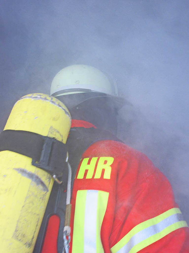 Tanja Rabus: Feuerwehrbung in Istein.