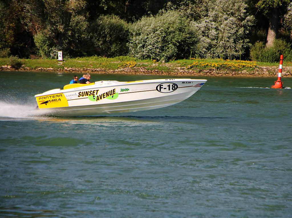 Speedbootfahren in Speyer auf dem Rhein. "Es hat Spa gemacht", schreibt Frank Schienle aus Friesenheim.