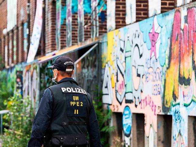 Das LKA hat Razzien in Freiburgs linker Szene durchgefhrt.  | Foto: dpa