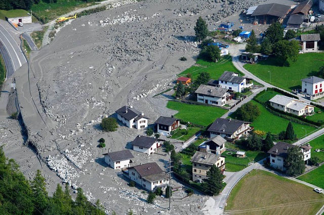 Nach einem Bergsturz in der Schweiz fehlt von acht Wanderern jede Spur.  | Foto: dpa