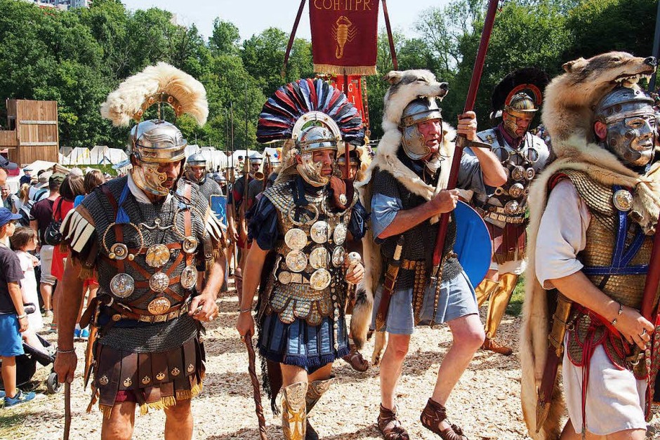 Alle Wege führen nach Augusta Raurica: Das Römerfest lockte am Wochenende wieder scharenweise Fans des alten Rom in den Kanton Baselland. (Foto: Boris Burkhardt) Alle Wege führen nach Augusta Raurica: Das Römerfest lockte am Wochenende wieder scharenweise Fans des alten Rom in den Kanton Baselland. (Foto: Boris Burkhardt)