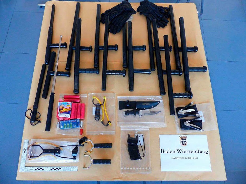 Die Polizei hat diese Gegenstnde sichergestellt.  | Foto: dpa