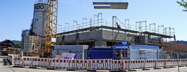 Hier entsteht der Neubau fr die mecha...enny-Markt-Gebude untergebracht ist.   | Foto: Jahn