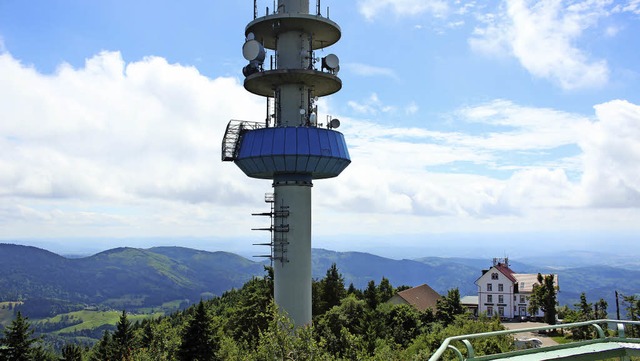 Schn ist die Aussicht vom Blauengipfe...egen Sanierungsarbeiten gesperrt ist.   | Foto: Max Langelott